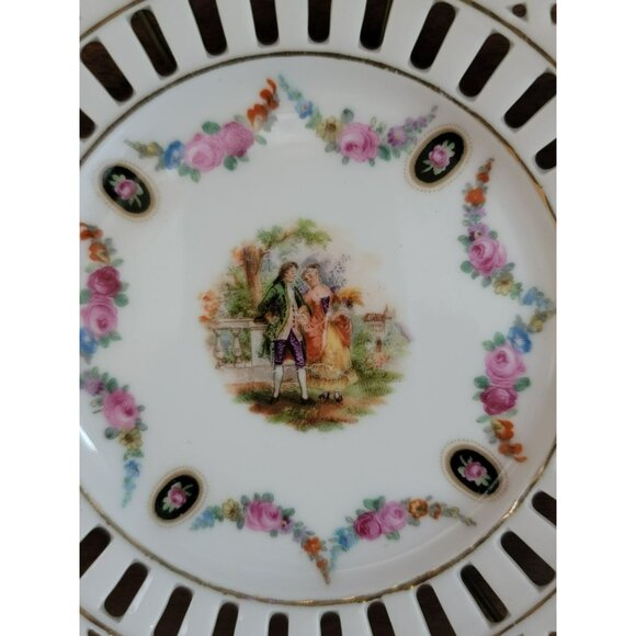 Vintage Bavarian Reticulated Porcelain Wall Plate Romantic Scene & Floral Design - Picture 3 of 5